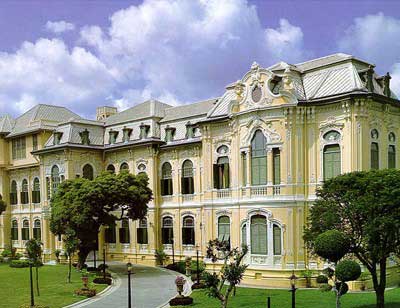 Bang Khunphrom Palace